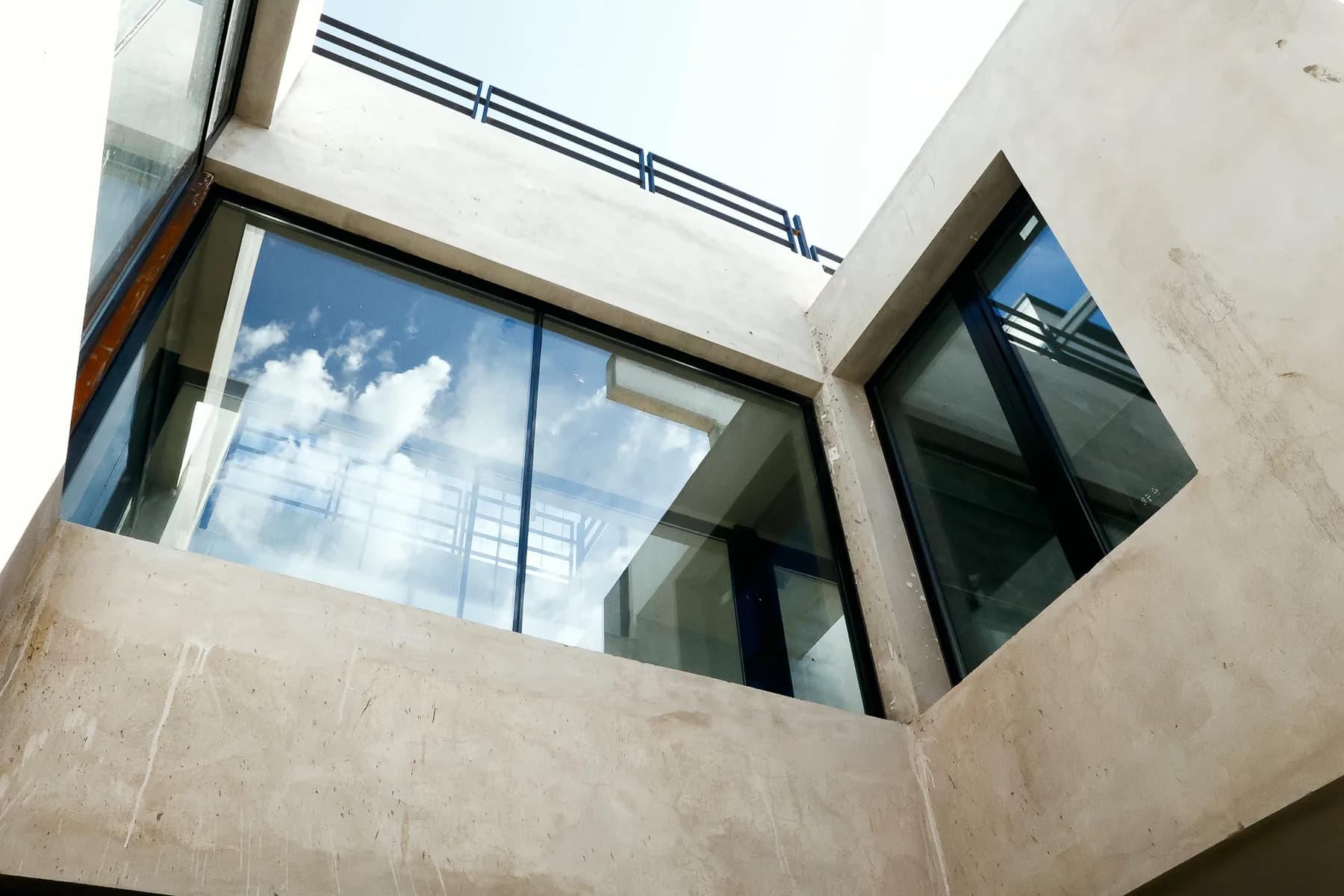 Aberturas de aluminio fabricadas e instaladas por Aluminica